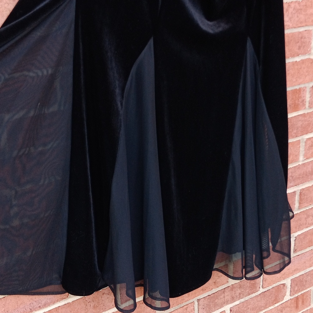 🔹️Sheri Martin Long Gown